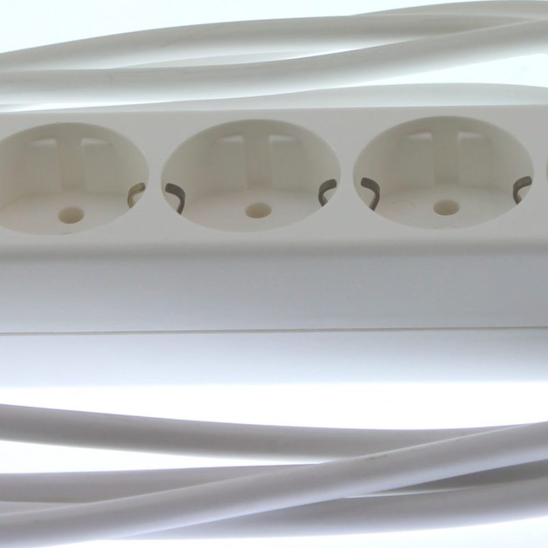 Kaiser Tafelcontactdoos Tcd 6-Voudig 3x1.0Mm Ra 3.0Mtr Snoer Lang Wit