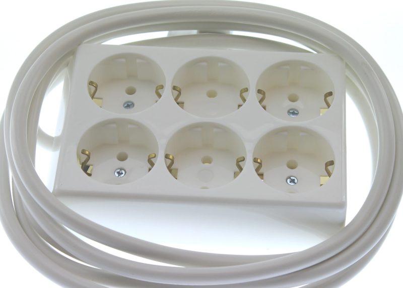 Kaiser Tafelcontactdoos Tcd 6-Voudig 3x1.0Mm Ra 3.0Mtr Snoer Blok Wit