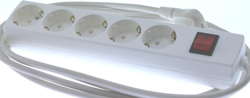 Kaiser Tafelcontactdoos Tcd 5-Voudig 3x1.50Mm Ra 3.0Mtr Snoer Schakelaar Met La