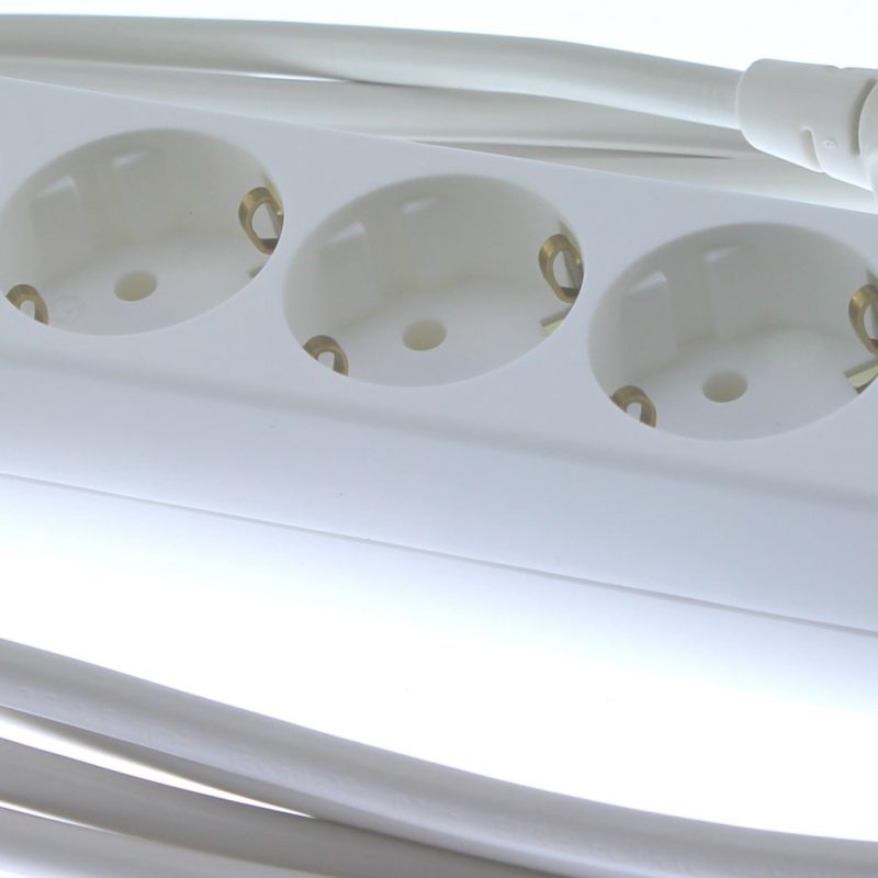 Kaiser Tafelcontactdoos Tcd 5-Voudig 3x1.50Mm Ra 3.0Mtr Snoer Schakelaar Met La