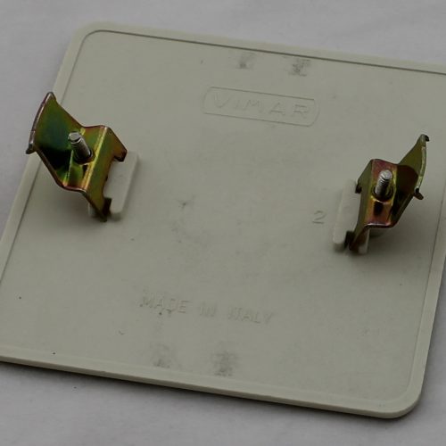 Vimar Afdekplaat Vierkant 100x100Mm Met Schroef Crème