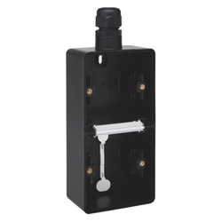 Niko New Hydro Zwart Opbouwdoos 2-V Verticaal 1x Wartel 761-84251